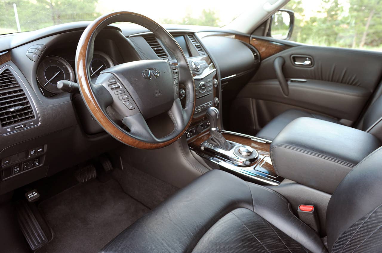 2012 Infiniti QX56 interior