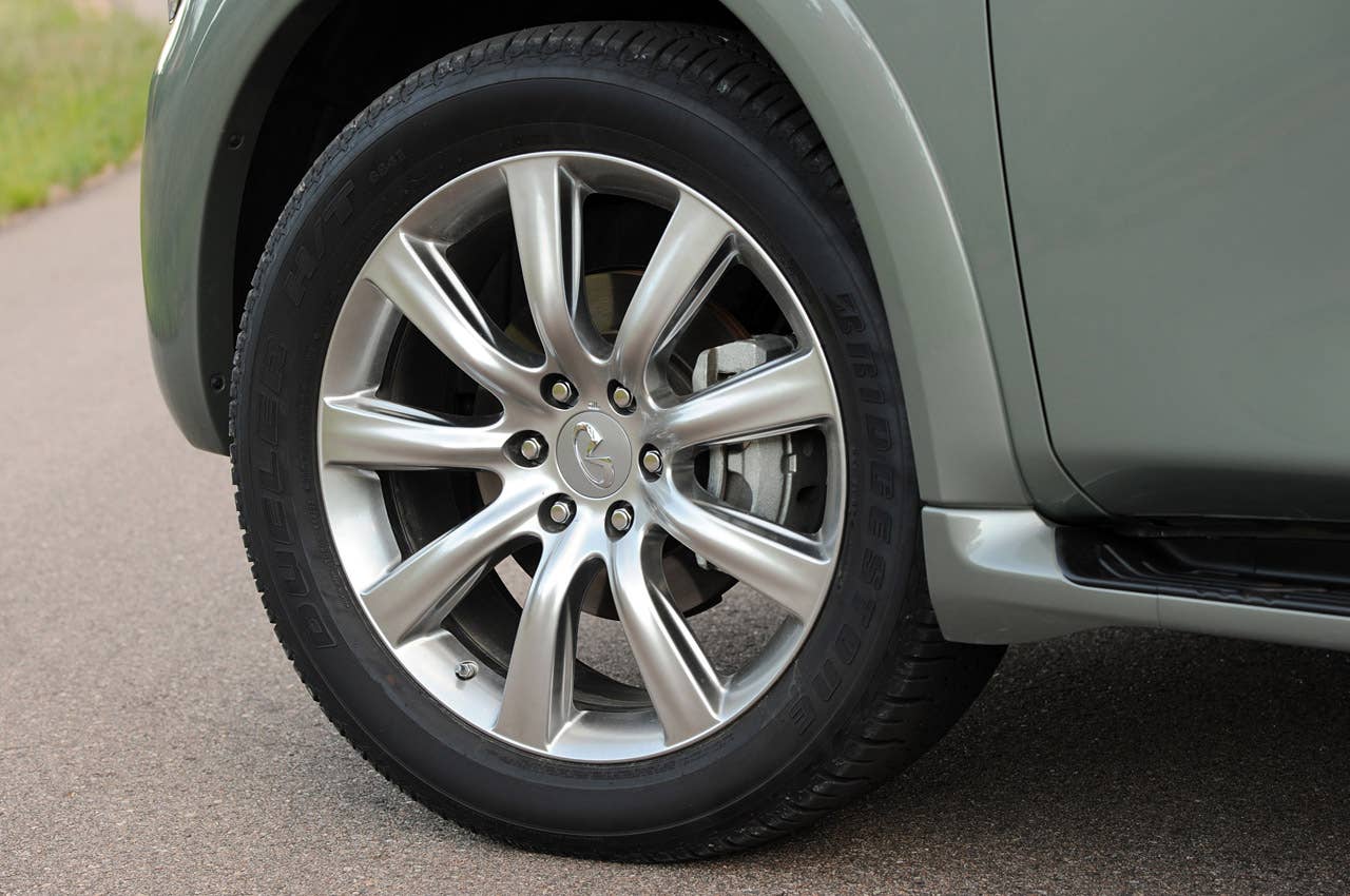 2012 Infiniti QX56 wheel