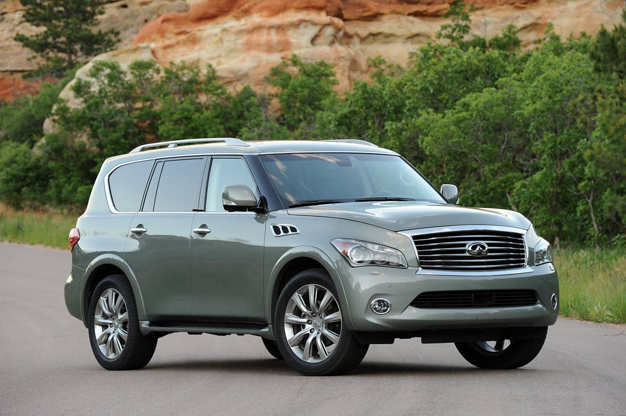 2012 Infiniti QX56 front view
