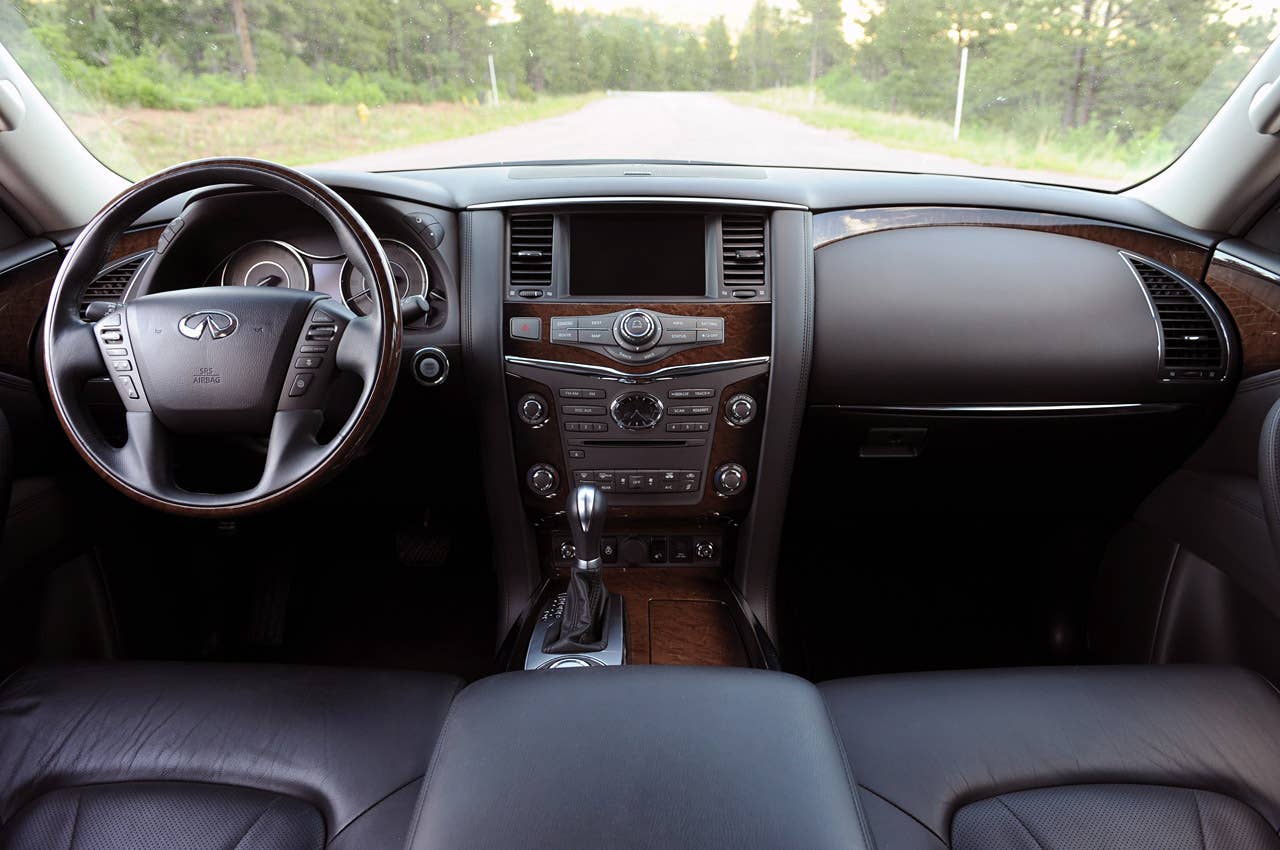 2012 Infiniti QX56 interior