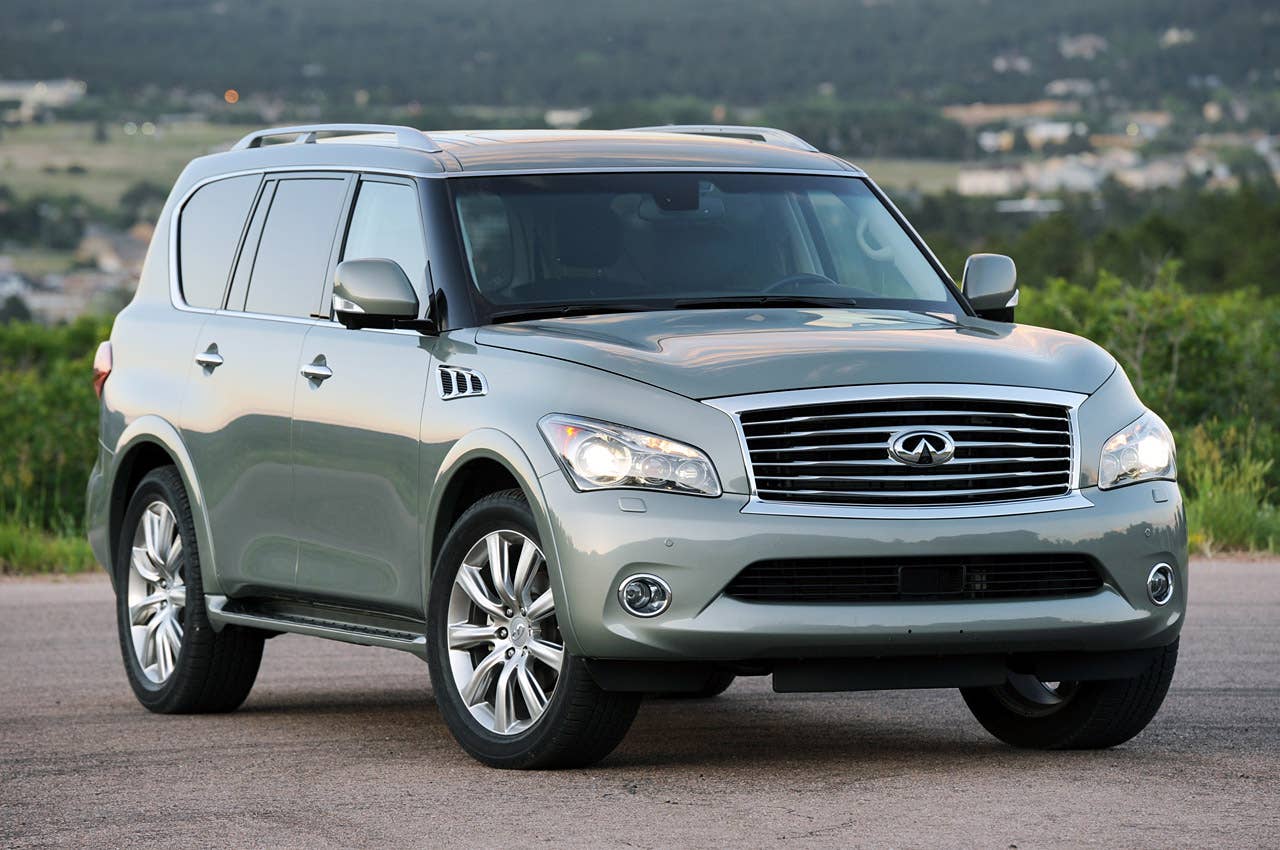 2012 Infiniti QX56 front 3/4 view