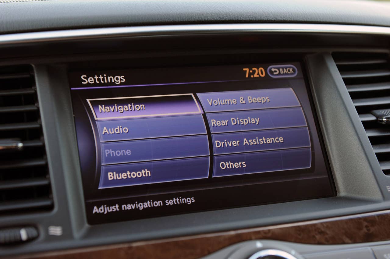 2012 Infiniti QX56 settings display