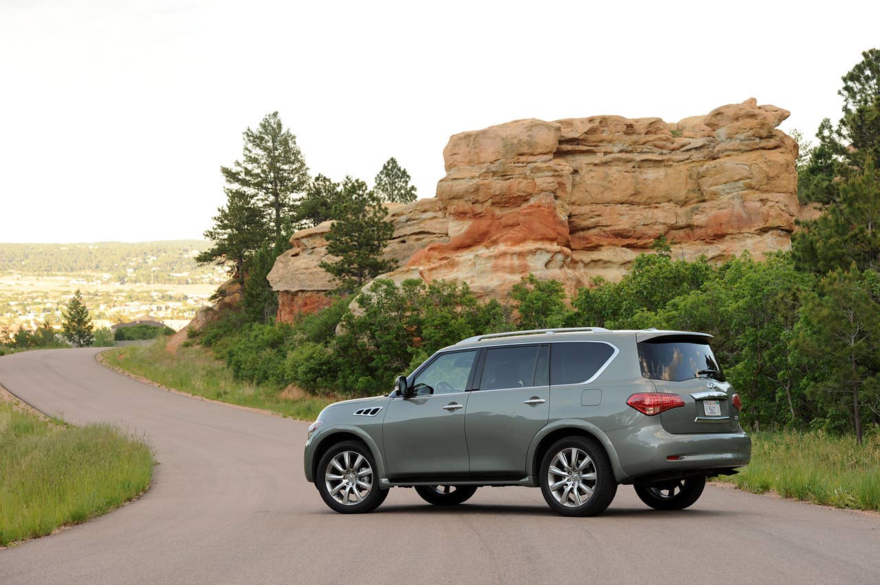 2012 Infiniti QX56 rear 3/4 view