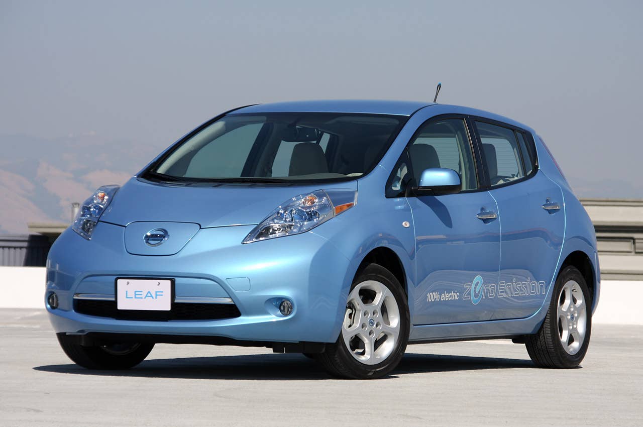 2011 Nissan Leaf front 3/4