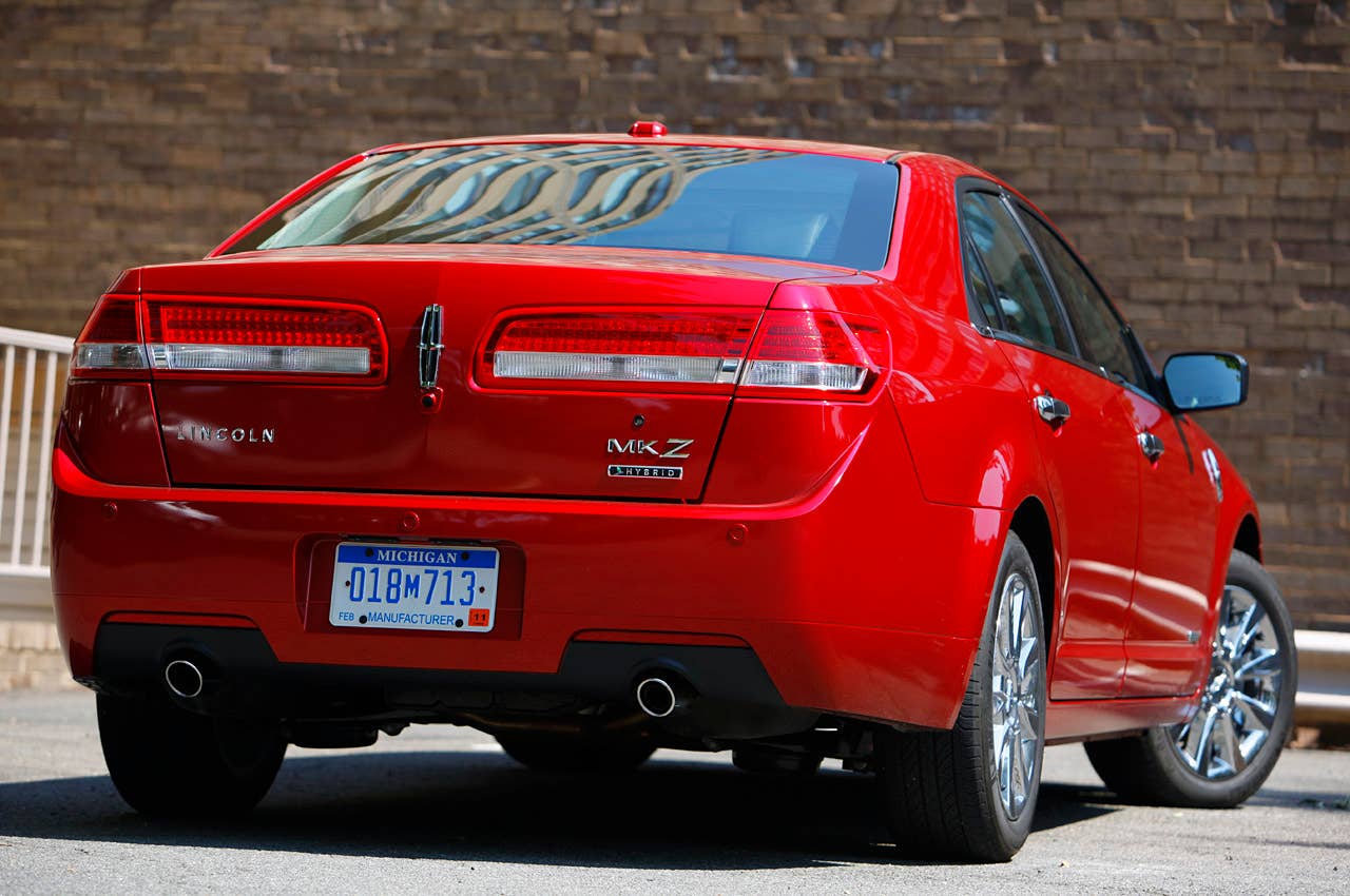 2011 Lincoln MKX Hybrid rear 3/4
