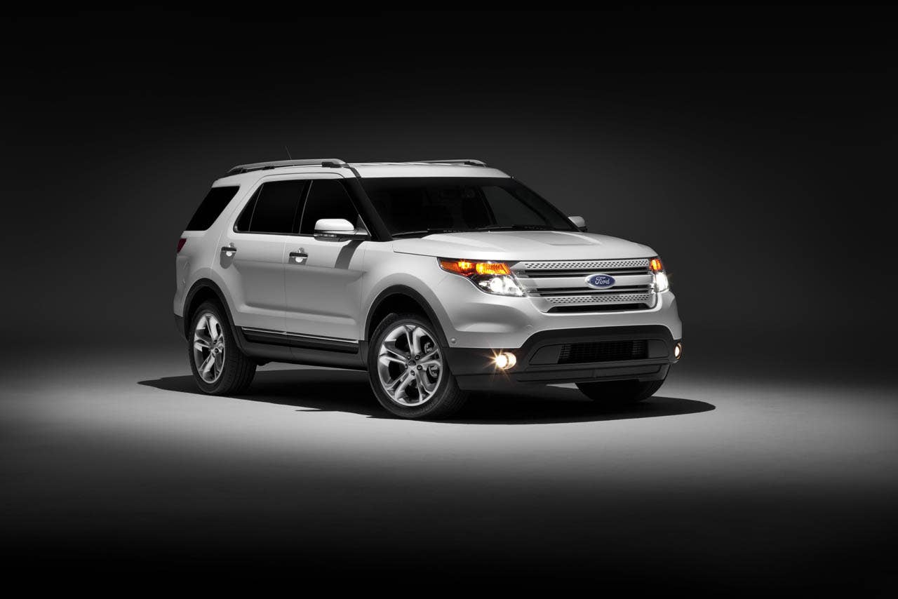 2011 Ford Explorer: The all-new Explorer features bi-functional projector beam halogen headlamps. (07/26/2010)