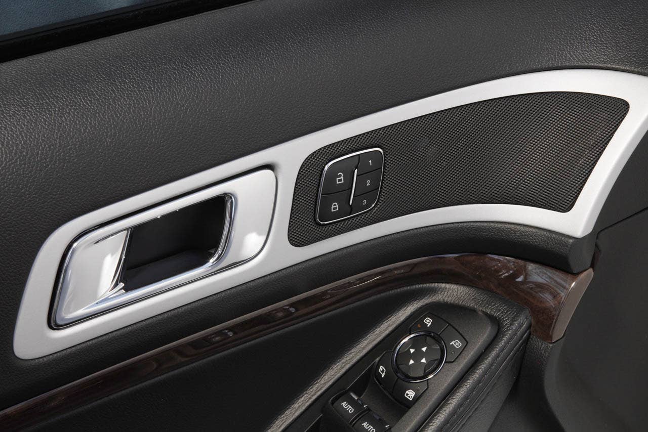 2011 Ford Explorer: Door-mounted speaker grilles are real metal, offering excellent sound transparency and a luxurious touch. (07/26/2010)