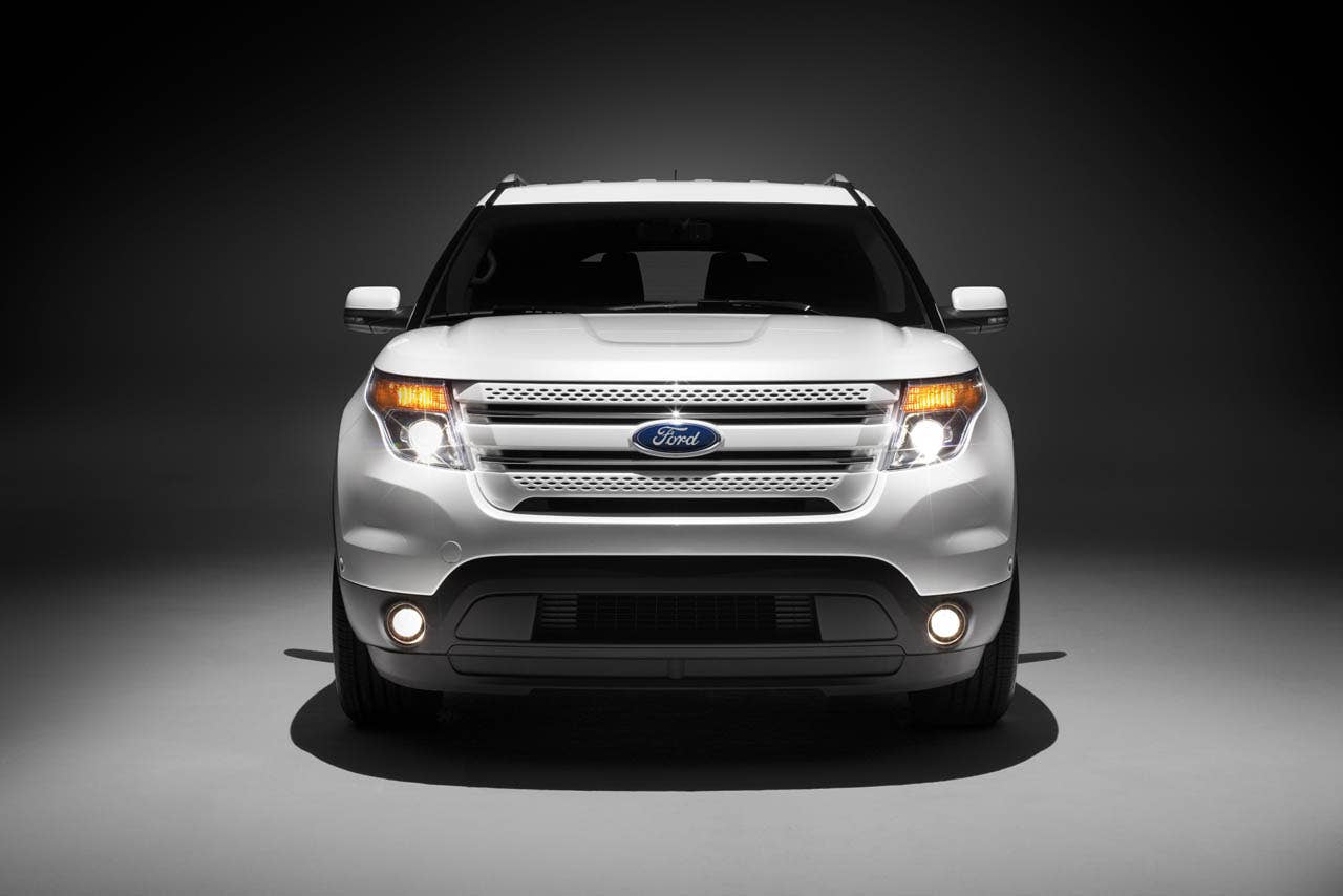 2011 Ford Explorer: The all-new Explorer features bi-functional projector beam halogen headlamps. (07/26/2010)
