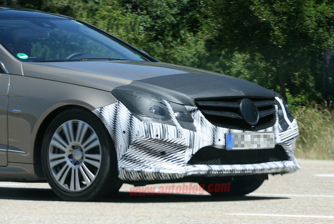 2013 Mercedes-Benz E-Class Coupe front fascia