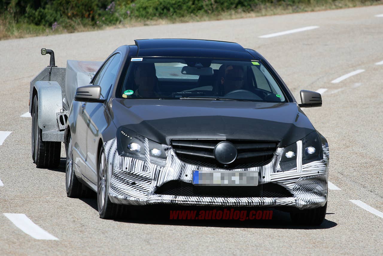 2013 Mercedes-Benz E-Class Coupe front