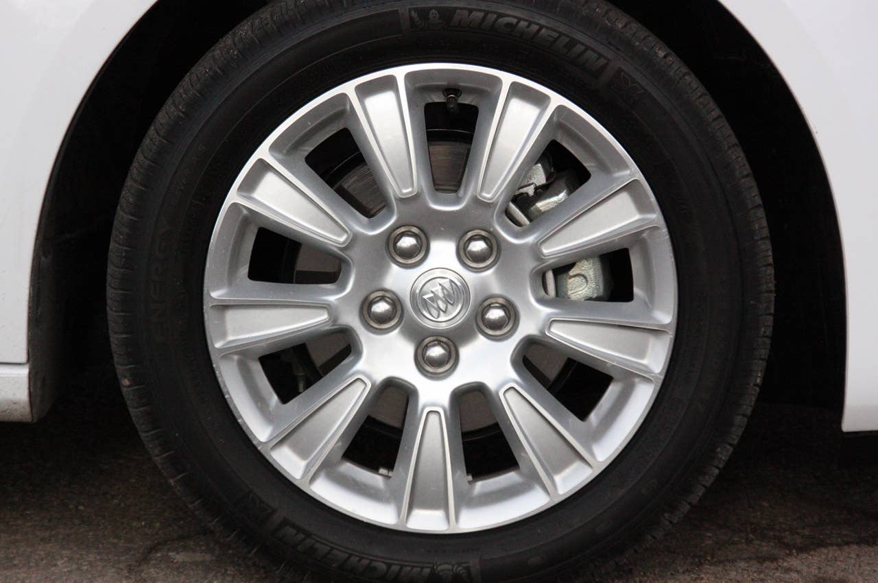 2012 Buick LaCrosse eAssist wheel