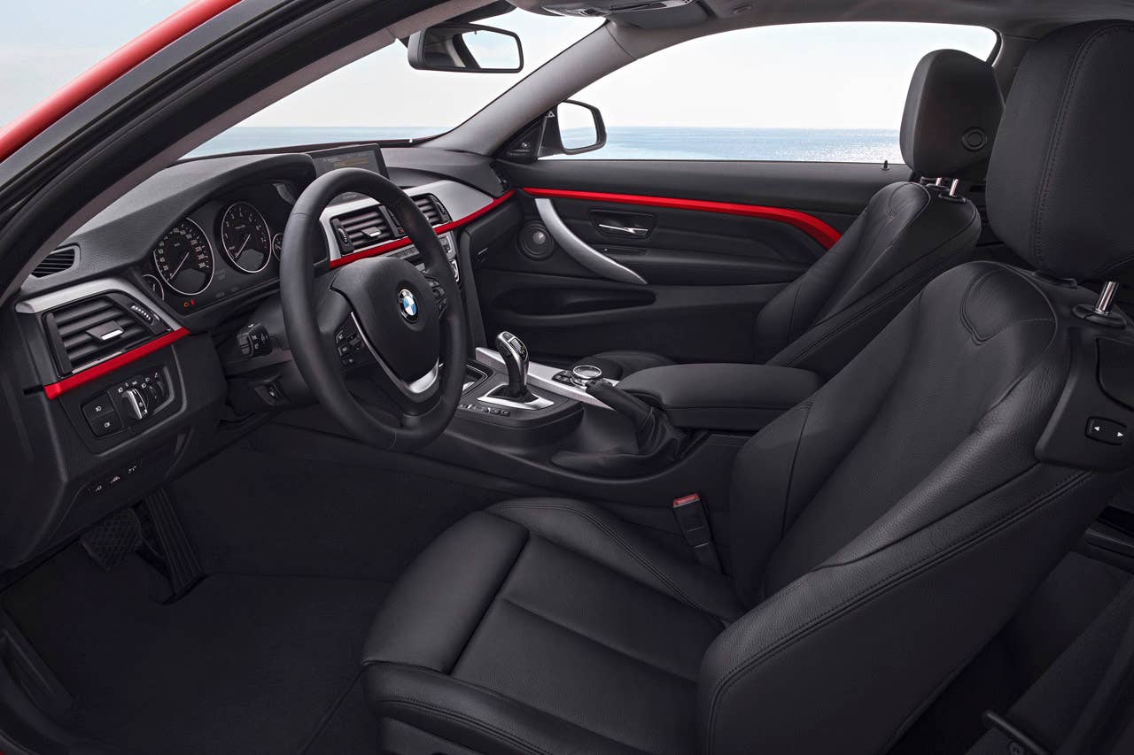 BMW 435i Coup Sport Line, Melbourne Rot, 306 PS, 400 Nm, Interieur: Leder Dakota Schwarz, Alu Lngsschliff fein, Akzentleiste korallrot matt