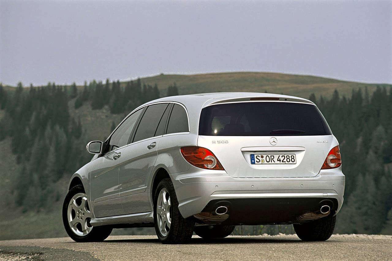 Mercedes-Benz reveals updated R-Class with more features - Autoblog