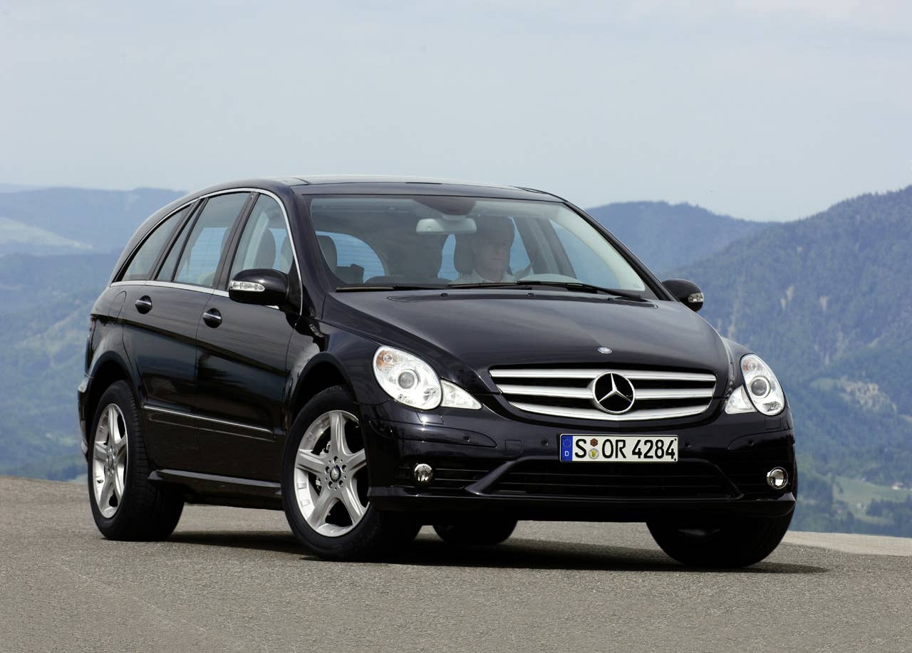 Mercedes-Benz reveals updated R-Class with more features - Autoblog
