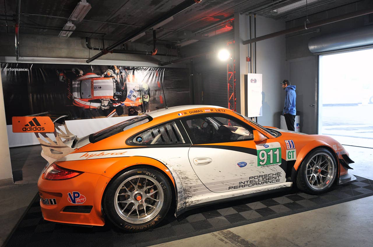2011 Porsche 911 GT3 R Hybrid 2.0