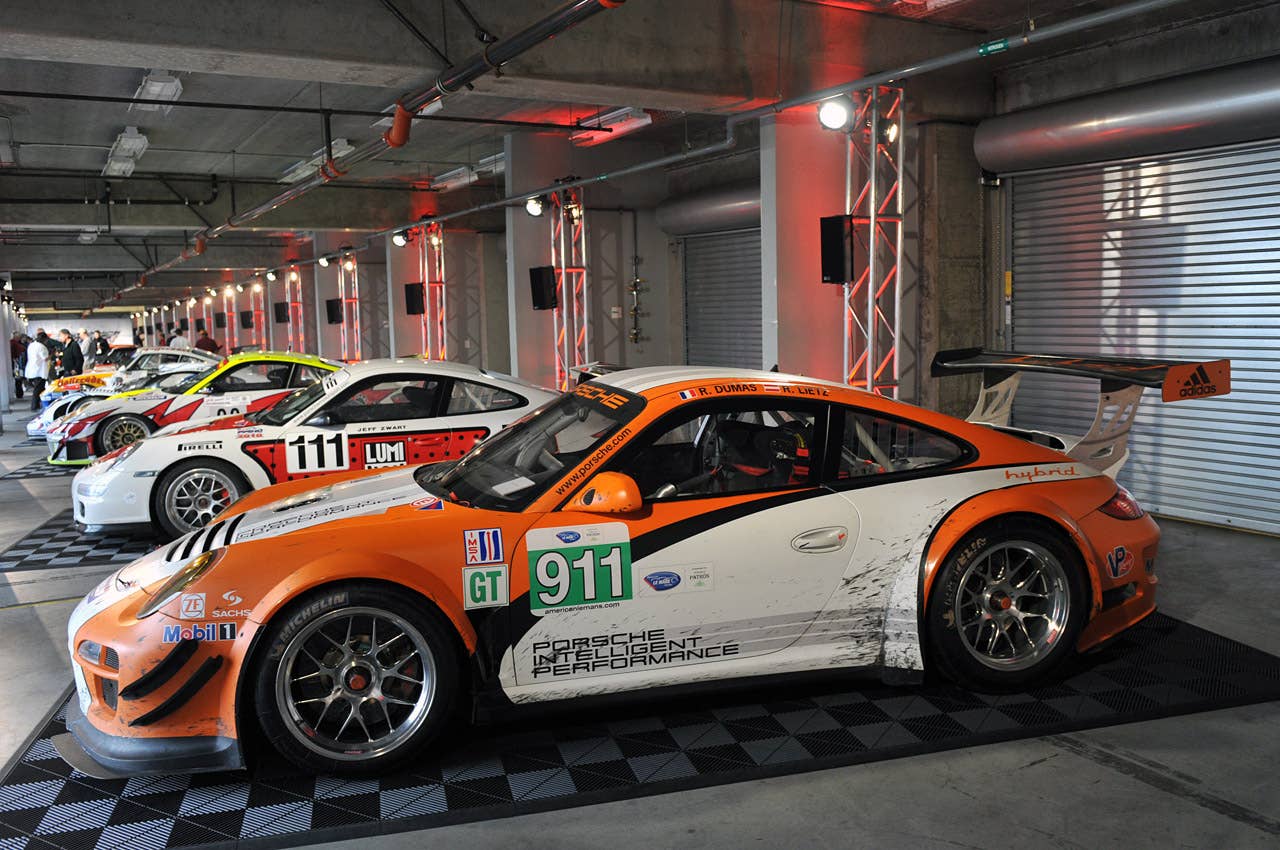 2011 Porsche 911 GT3 R Hybrid 2.0