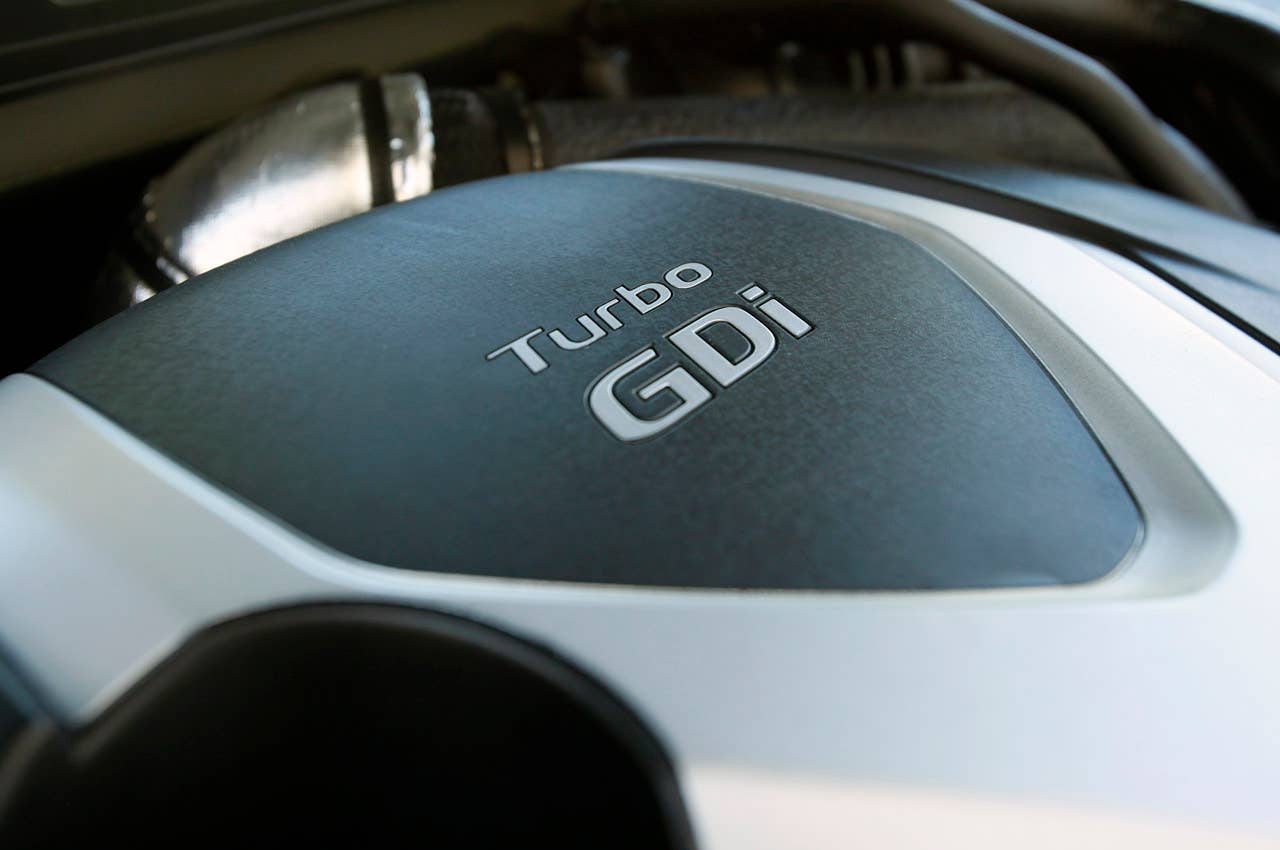 2011 Kia Optima 2.0T engine detail