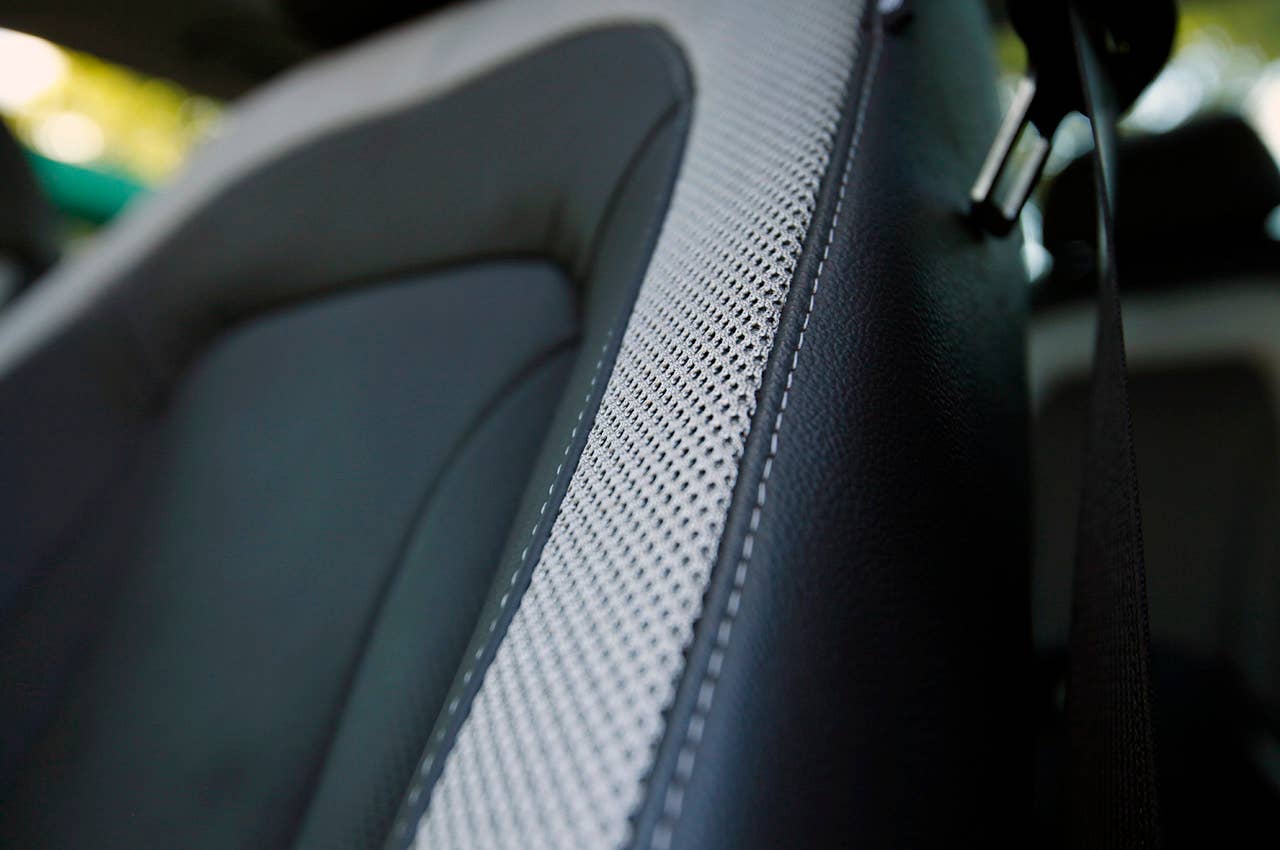2011 Kia Optima 2.0T front seats