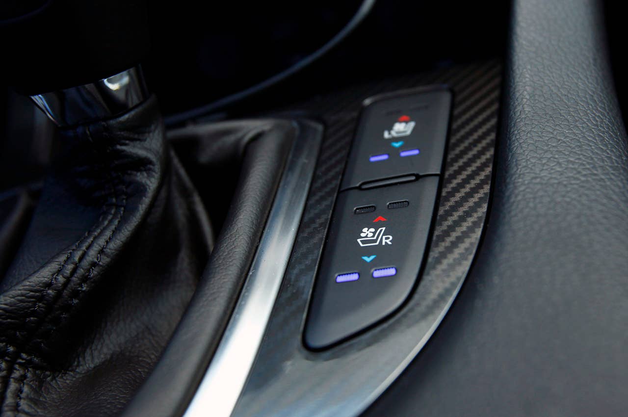 2011 Kia Optima 2.0T seat heater/cooler controls
