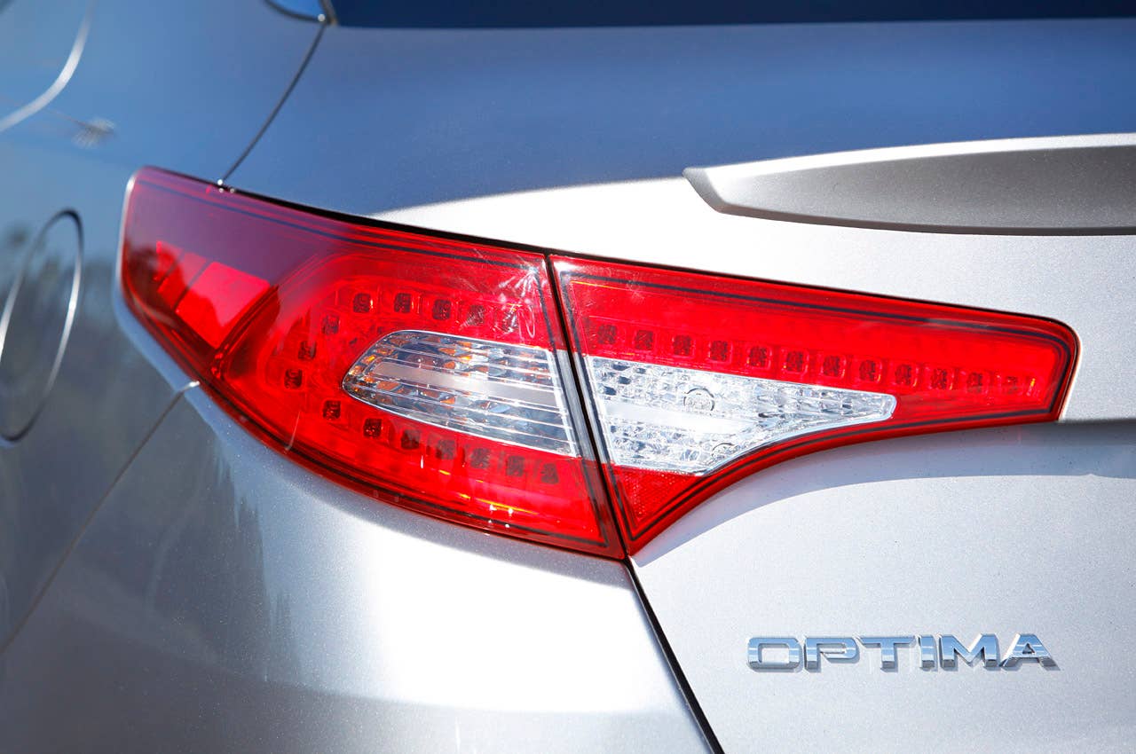 2011 Kia Optima 2.0T taillight