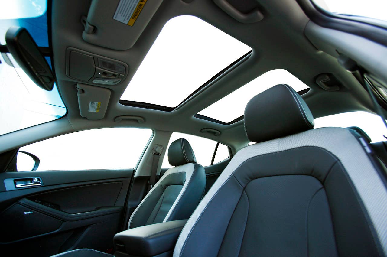 2011 Kia Optima 2.0T front seats