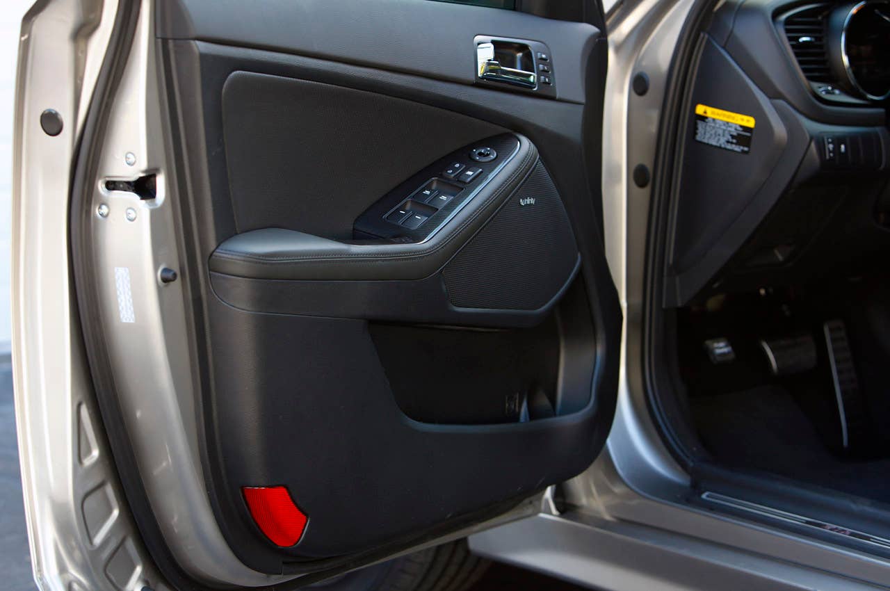 2011 Kia Optima 2.0T door panel
