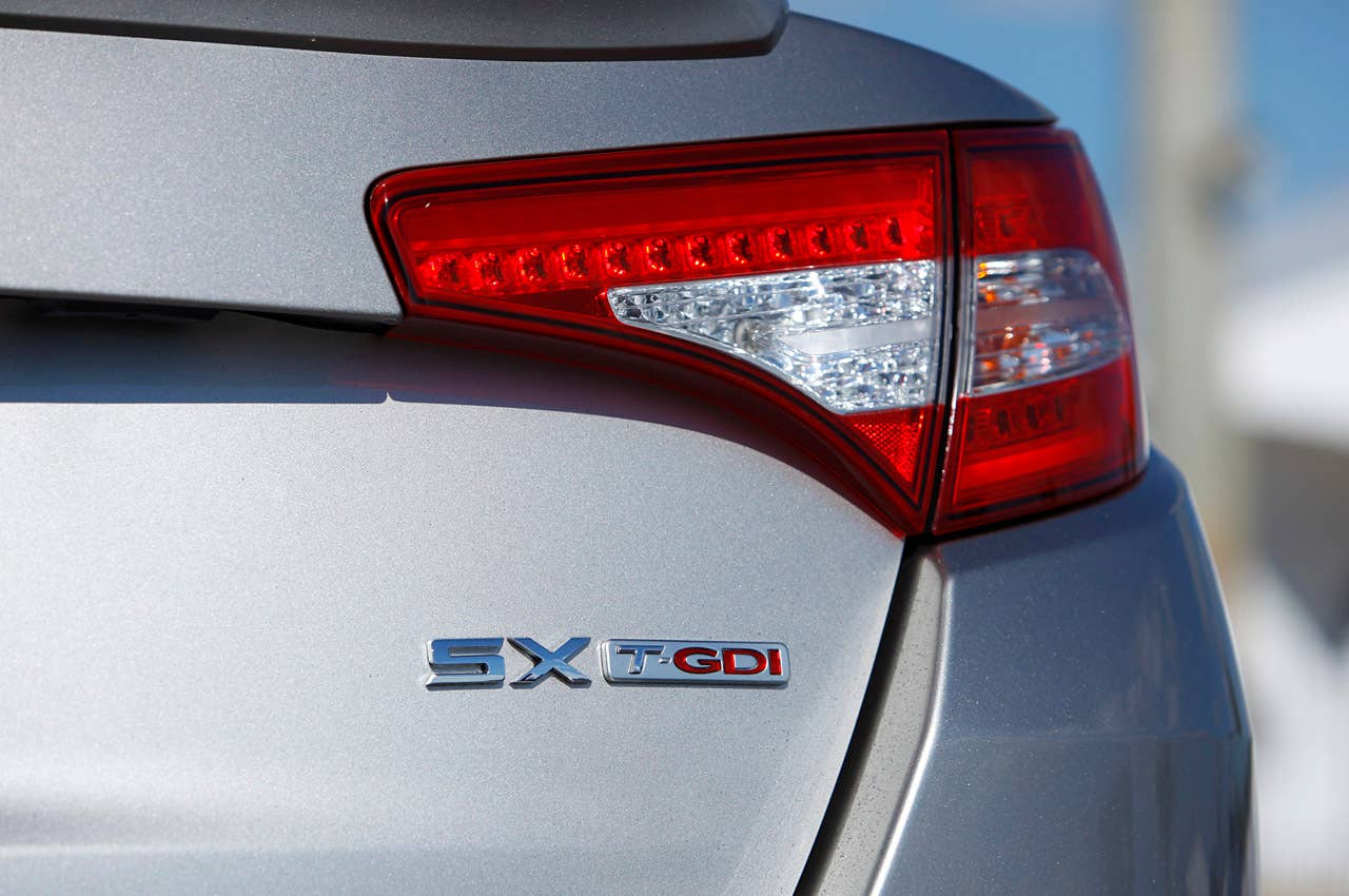 2011 Kia Optima 2.0T taillight