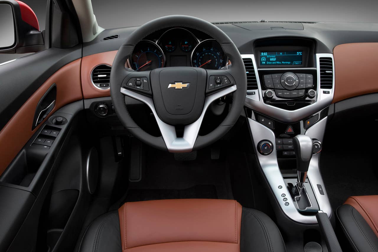 2011 Chevrolet Cruze. X11CH_CZ022