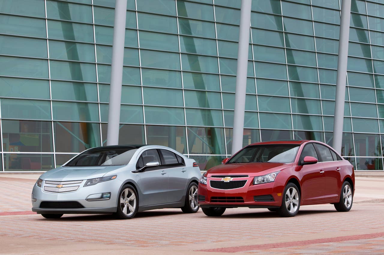 (L to R) 2011 Chevrolet Volt (pre-production model) and 2011 Chevrolet Cruze. X11MB_CH001  (United States)