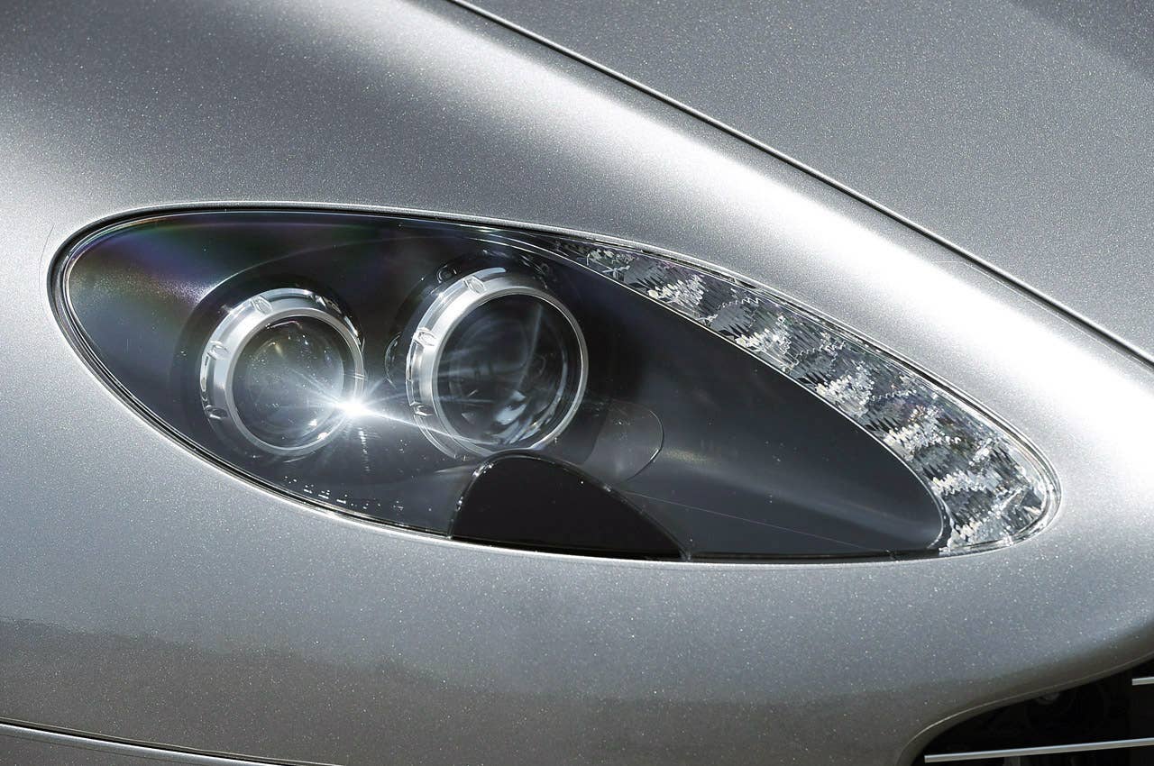 2013 Aston Martin V8 Vantage Roadster headlight