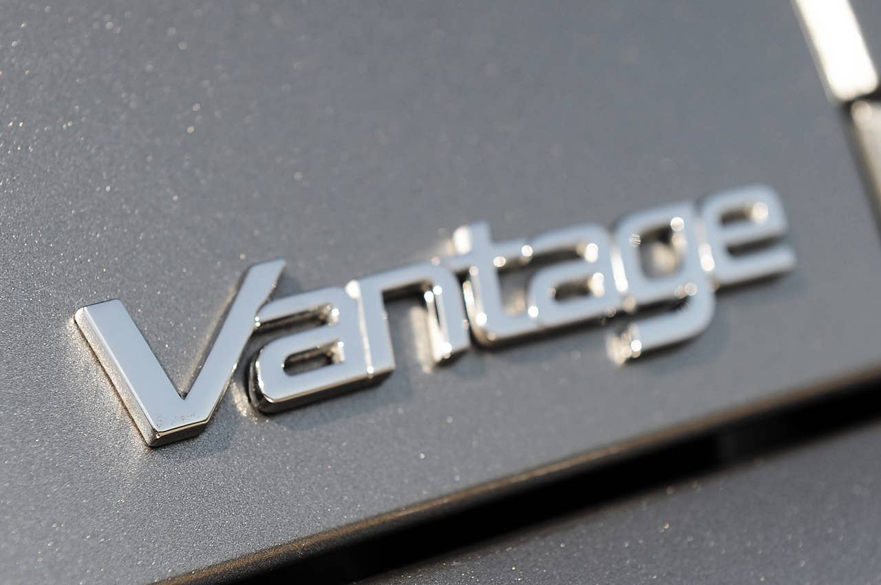 2013 Aston Martin V8 Vantage Roadster badge