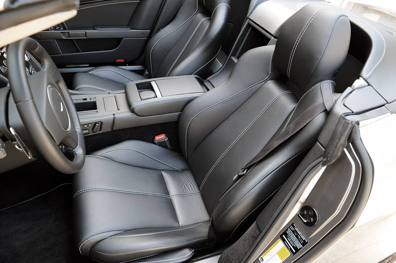 2013 Aston Martin V8 Vantage Roadster seats
