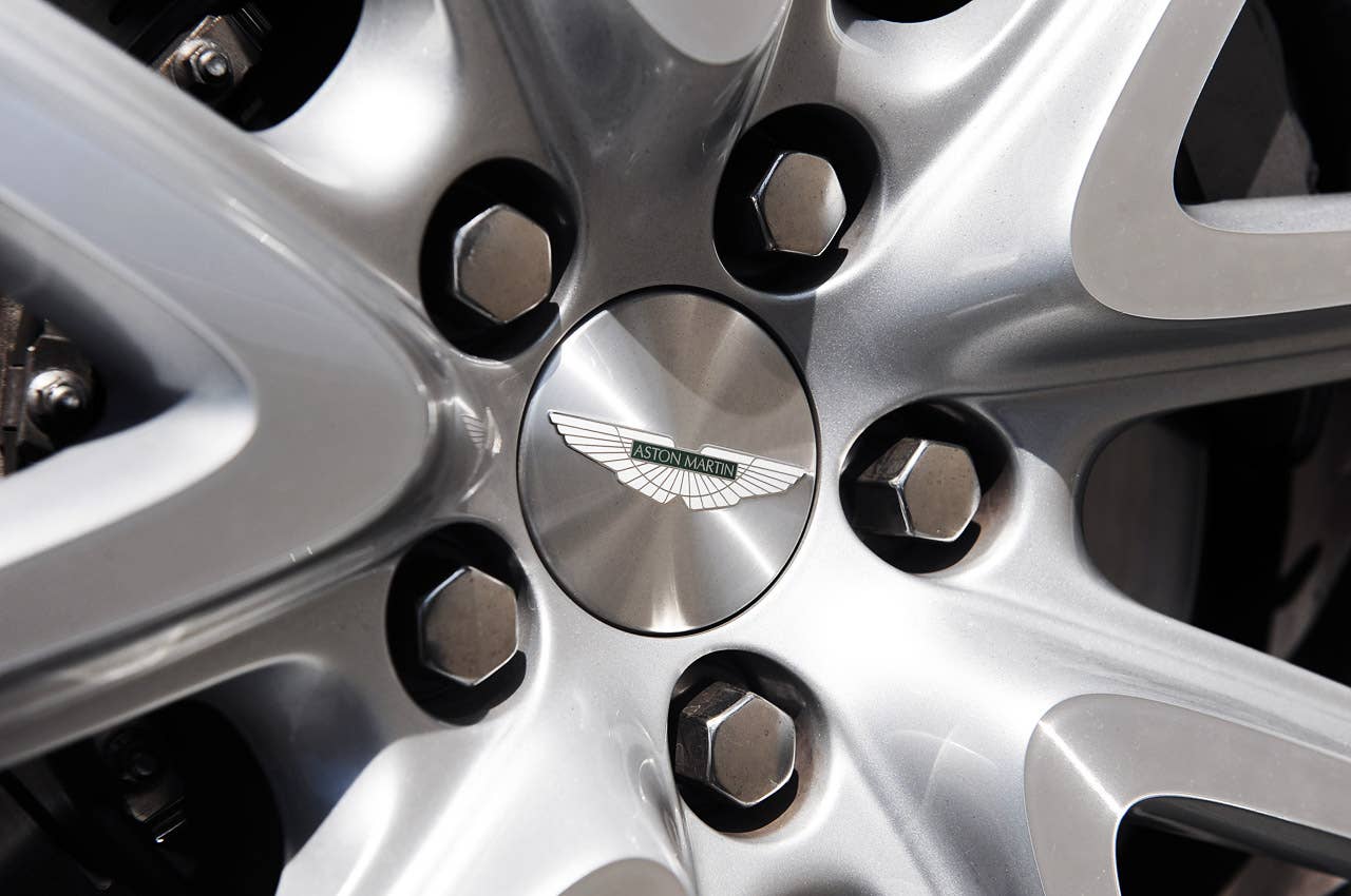 2013 Aston Martin V8 Vantage Roadster wheel detail