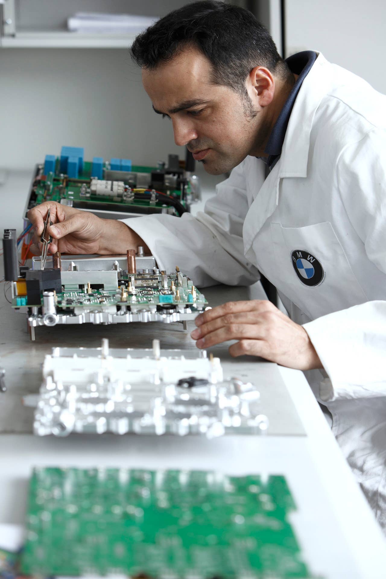 BMW Group Development Electric Drivetrain: Power Electronics (06/2010)