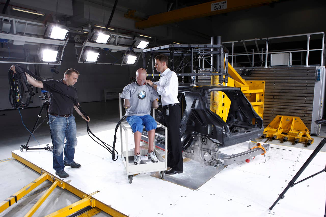 Experimental vehicle platform with body in white structure made from CFRP (06/2010)