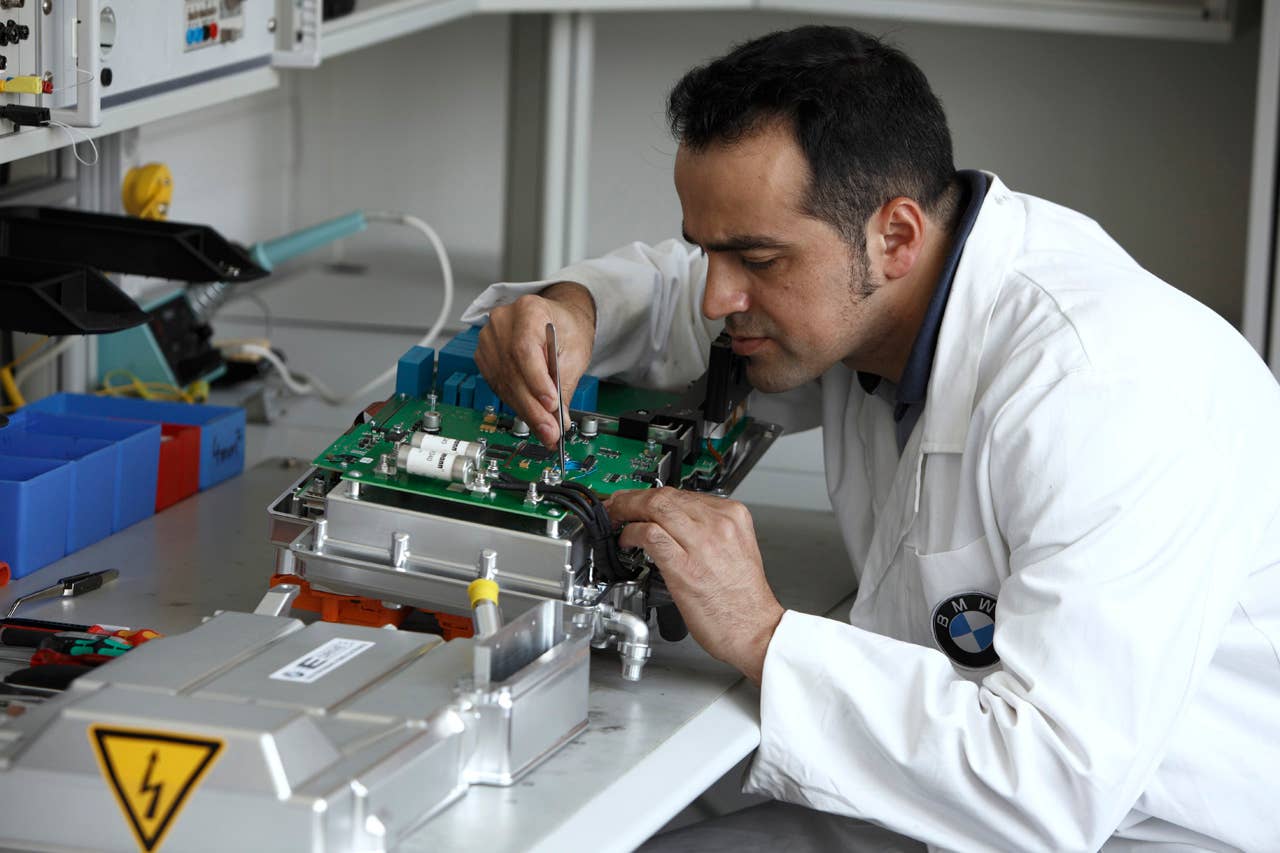 BMW Group Development Electric Drivetrain: Power Electronics (06/2010)