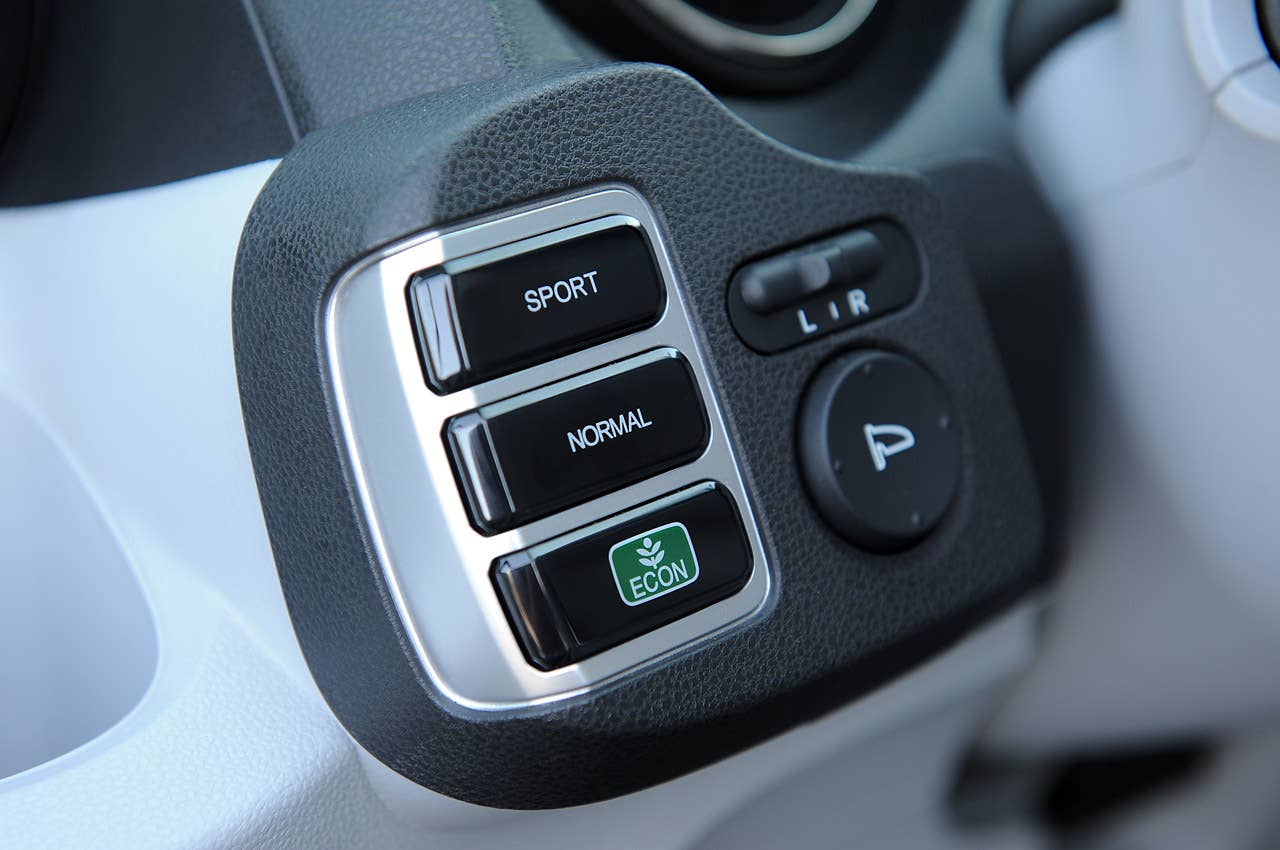 2013 Honda Fit EV driving mode controls