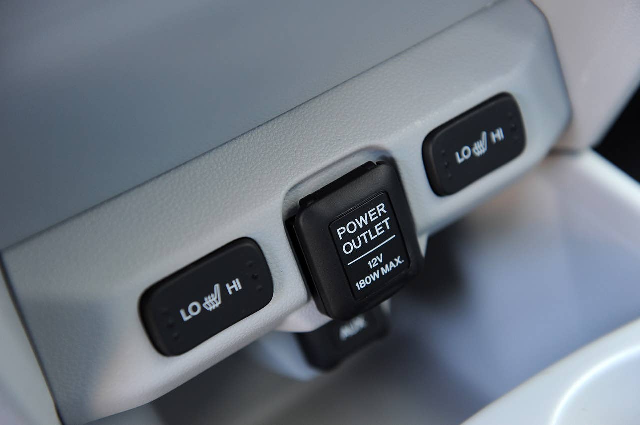 2013 Honda Fit EV power outlet