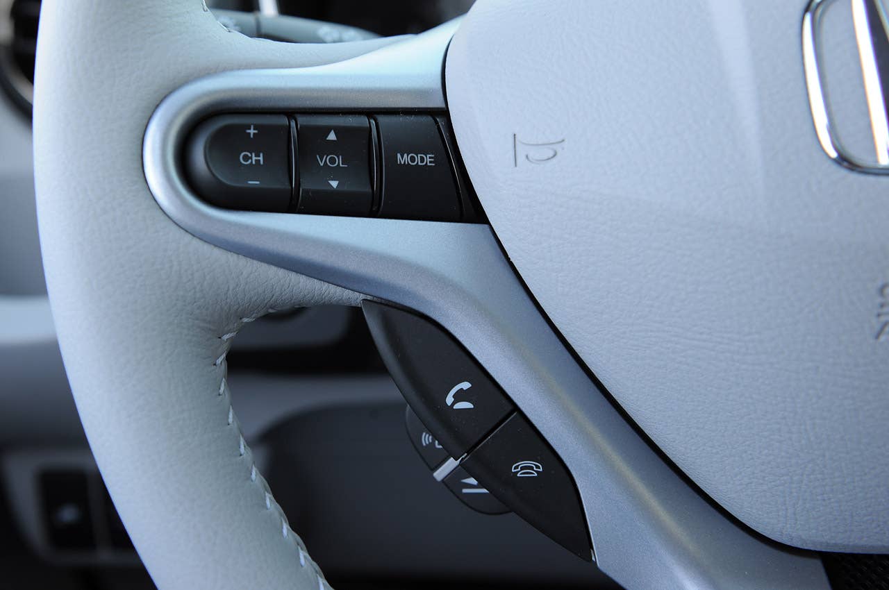 2013 Honda Fit EV steering wheel controls