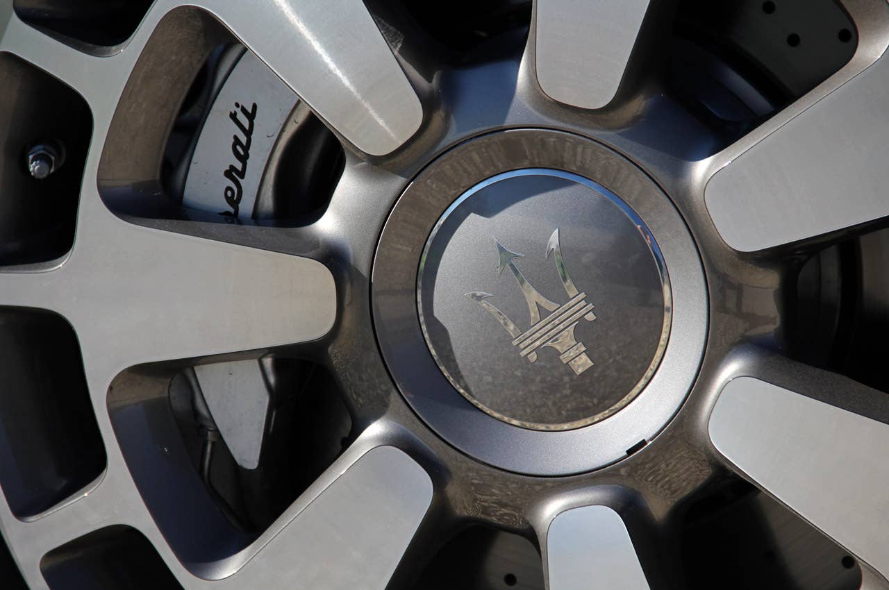 2014 Maserati Quattroporte wheel detail