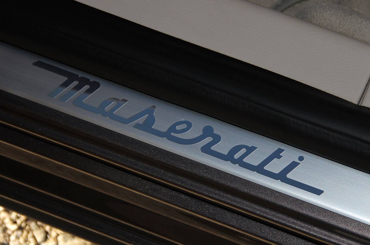 2014 Maserati Quattroporte sill plate