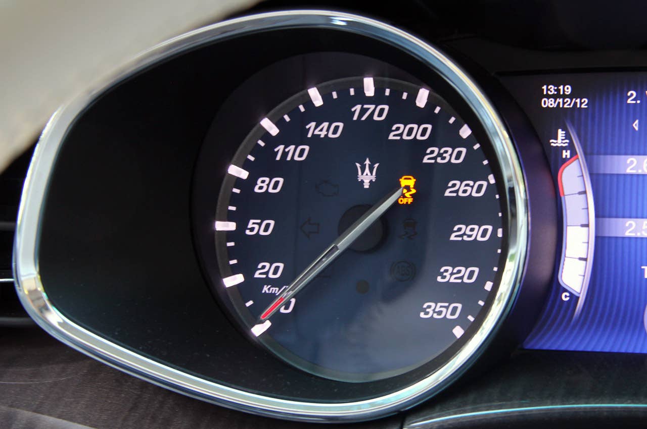 2014 Maserati Quattroporte speedometer