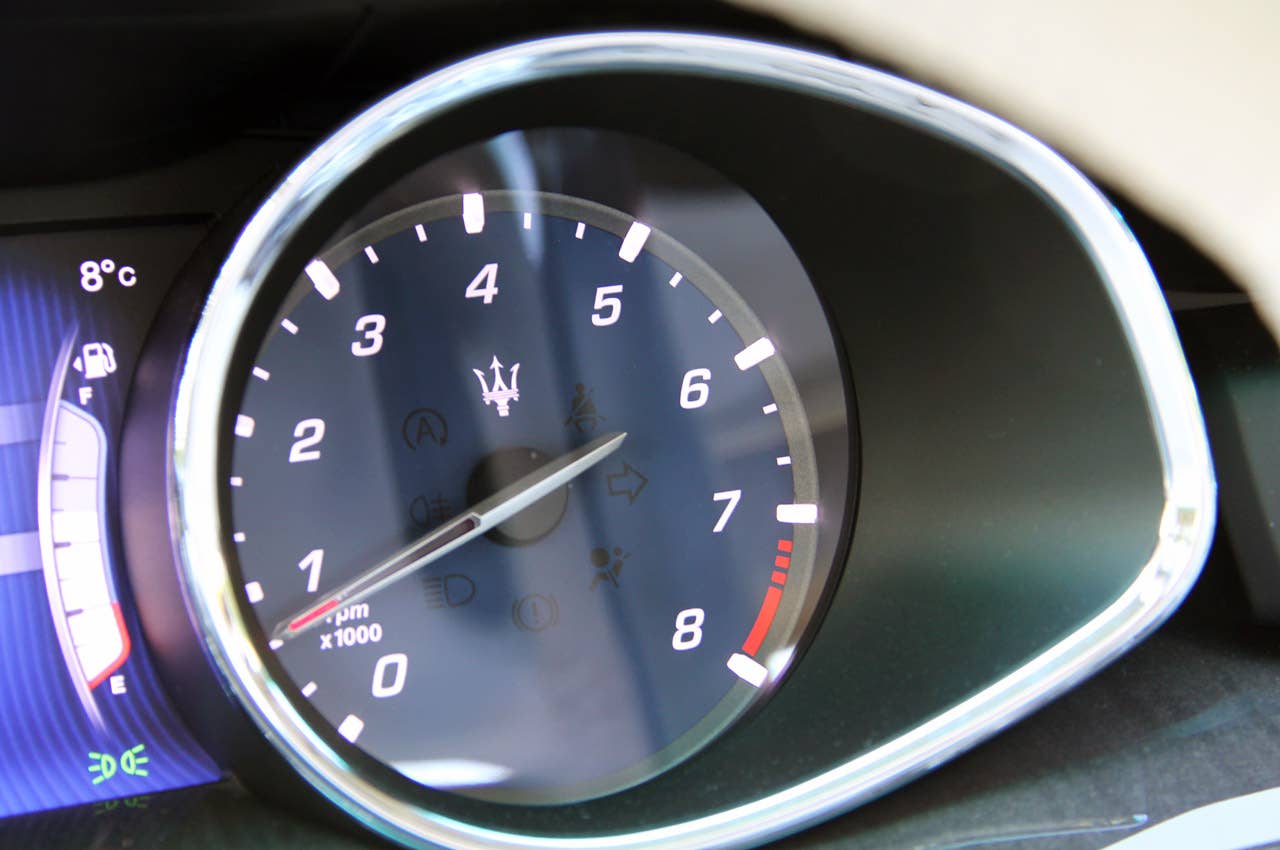 2014 Maserati Quattroporte tachometer