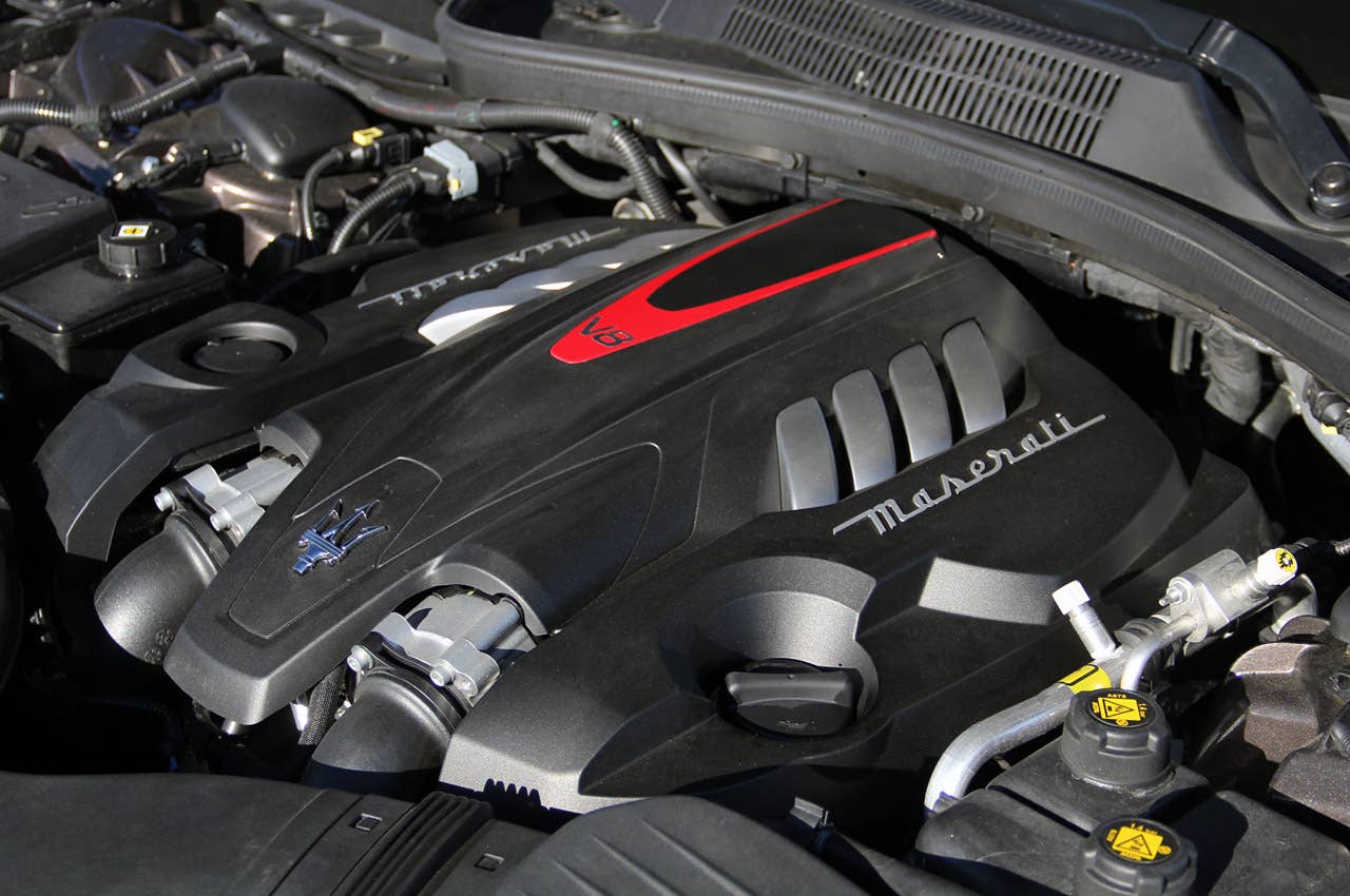 2014 Maserati Quattroporte engine