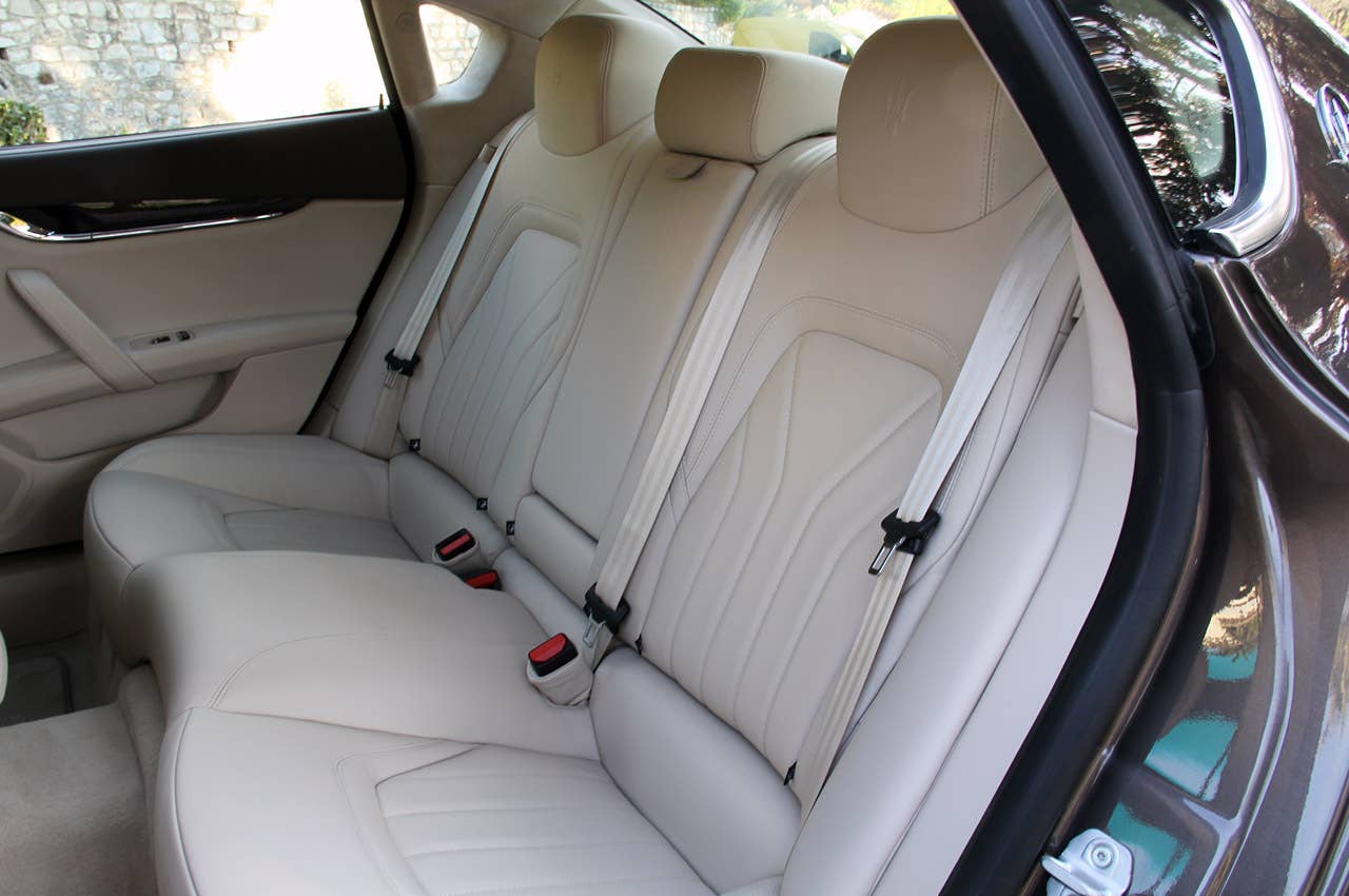 2014 Maserati Quattroporte rear seats