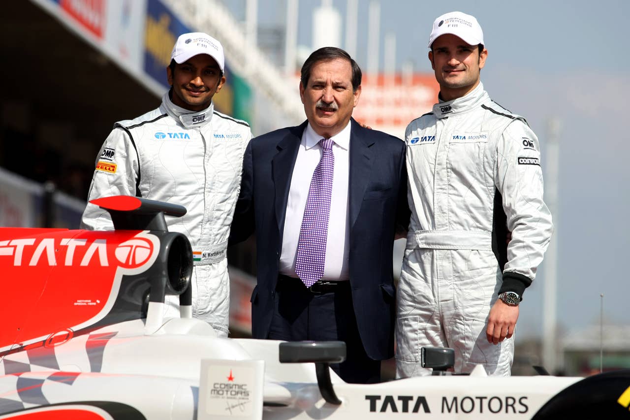 (L to R): Narain Karthikeyan (IND) Hispania Racing F1 Team (HRT), Jose Ramon Carabante (ESP) Hispania Racing F1 Team (HRT) Team Owner, and Vitantonio Liuzzi (ITA) Hispania Racing F1 Team (HRT) with the new HRT F111. Formula One Testing, Day 4, Barcelona, Spain, Friday 11 March 2011.