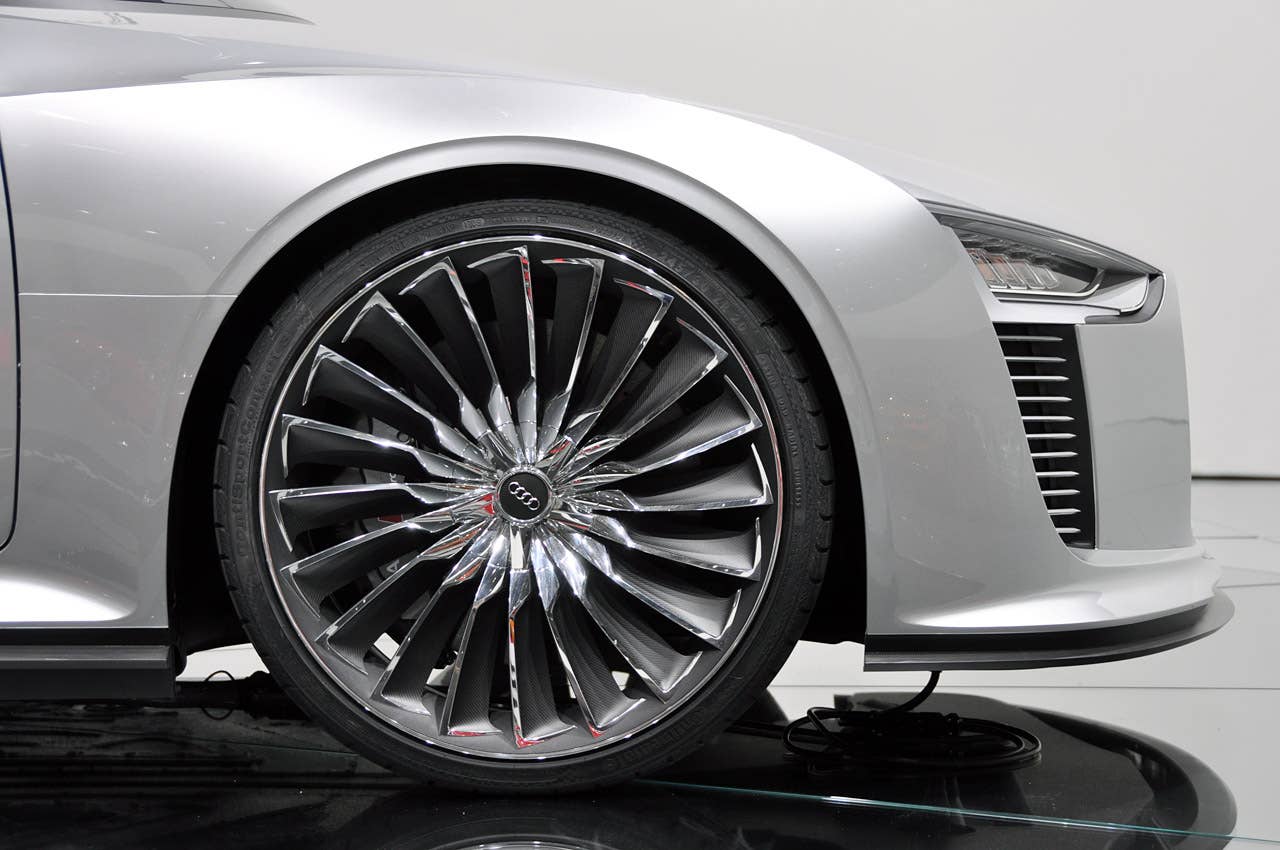 Paris 2010: Audi e-tron Spyder Concept