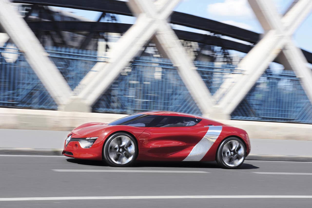 Renault Dezir Concept driving