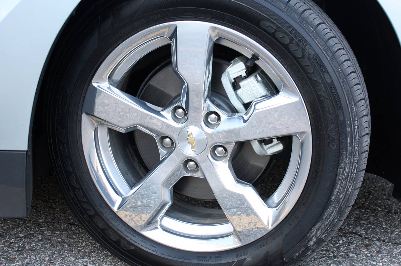 2011 Chevrolet Volt wheel