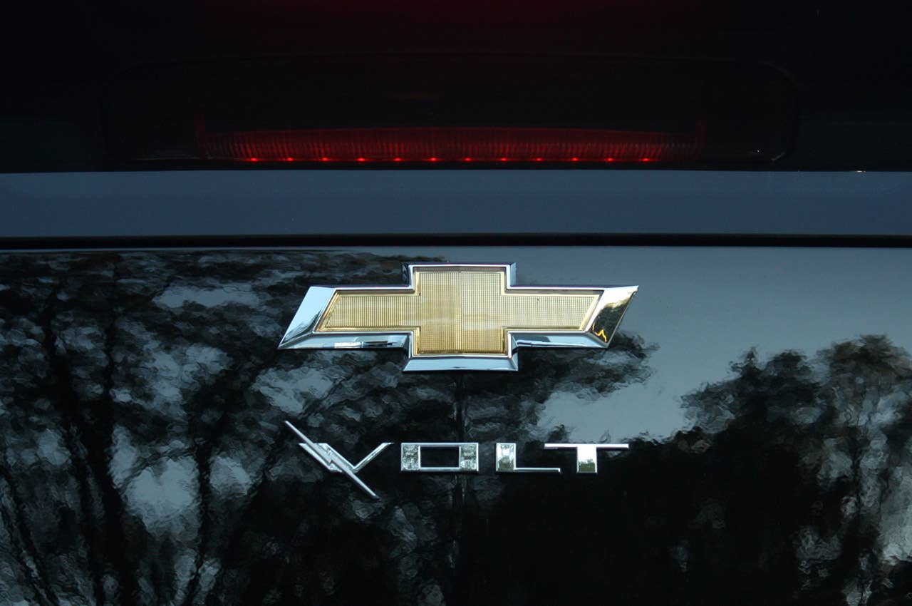 2011 Chevrolet Volt badge